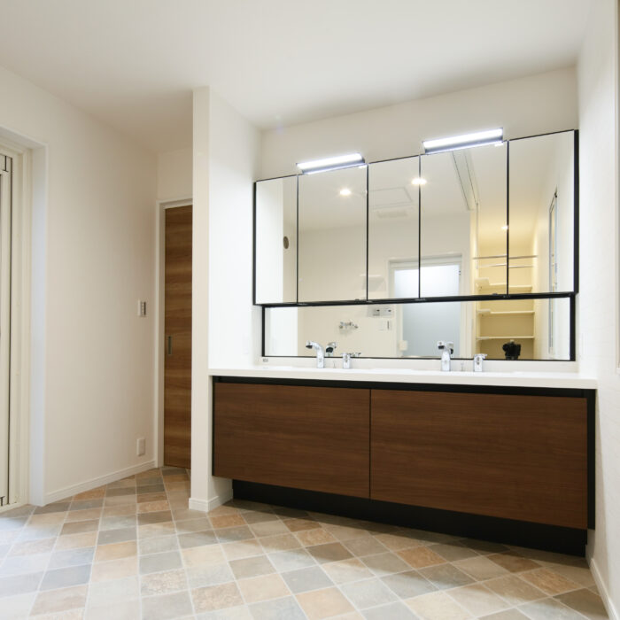 お住み替え戸建リフォーム④　-洗面化粧台-