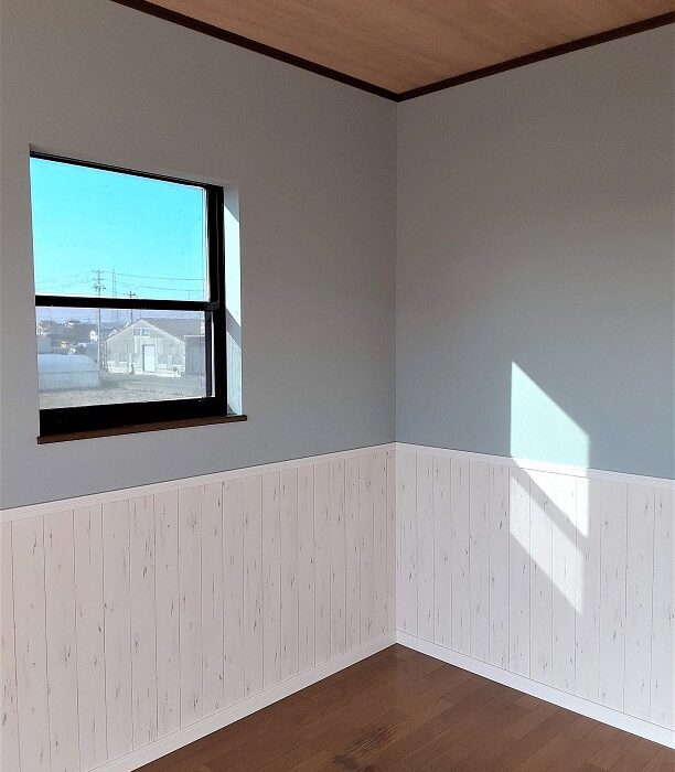 腰壁風クロスでおしゃれリフォーム